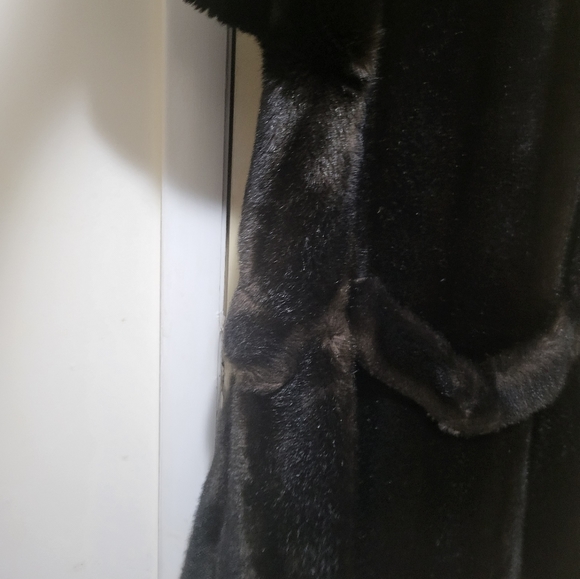 Faux Fur coat - Picture 2 of 11